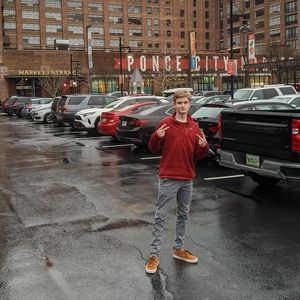 Meet your Posher, Alex